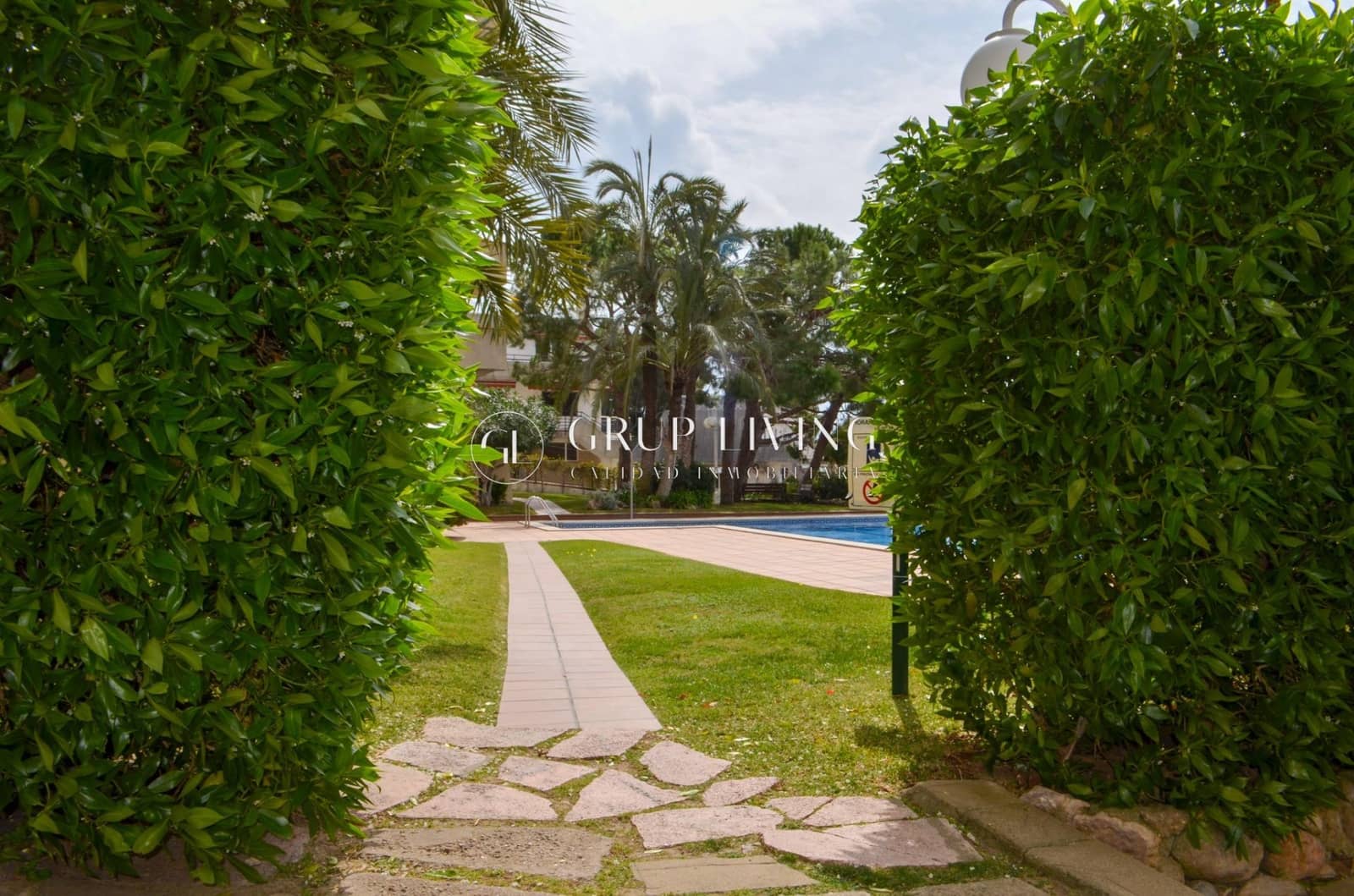 2 quarto Apartamento para arrendar em Sant Pere de Ribes com piscina garagem - 950 € (Ref: 7046755)
