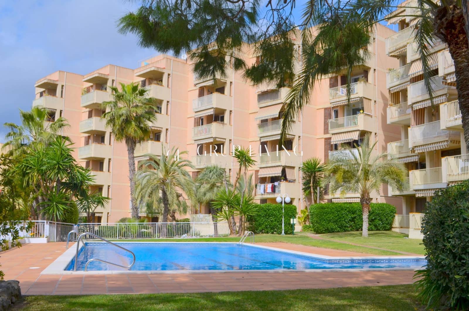 2 quarto Apartamento para arrendar em Sant Pere de Ribes com piscina garagem - 950 € (Ref: 7046755)