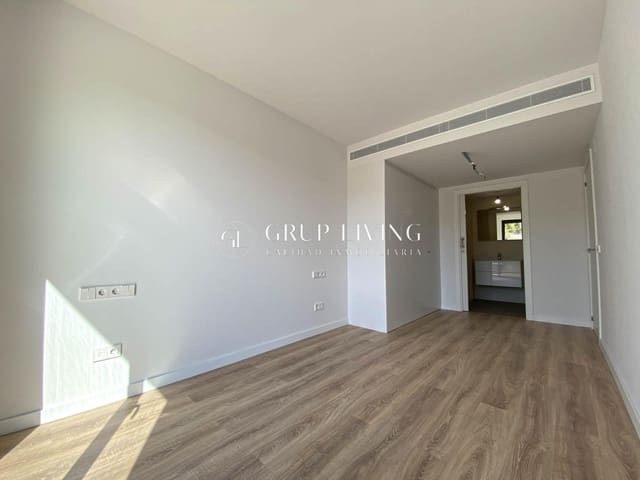 Piso de 3 habitaciones en Sitges en alquiler con piscina garaje - 2.580 € (Ref: 7546713)