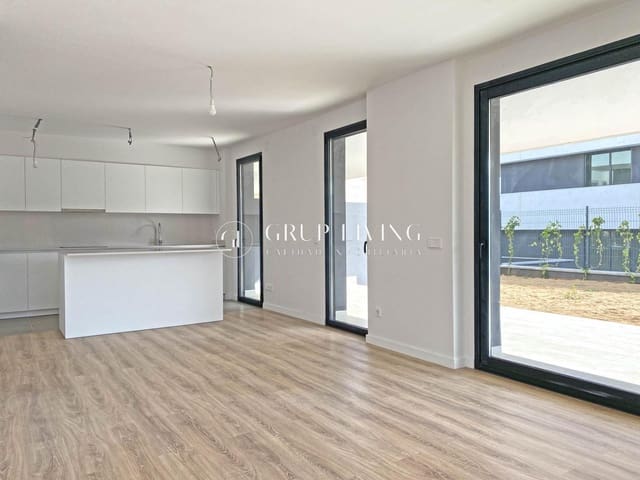 Piso de 3 habitaciones en Sitges en alquiler con piscina garaje - 2.580 € (Ref: 7546713)