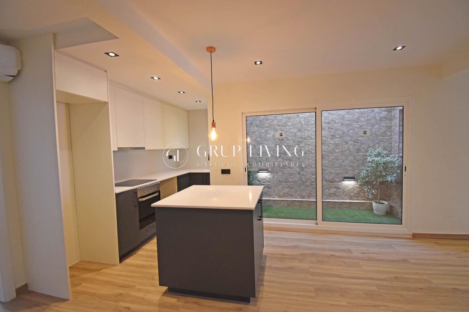 4 soveværelse Lejlighed til leje i Sitges - € 2.126 (Ref: 7689650)