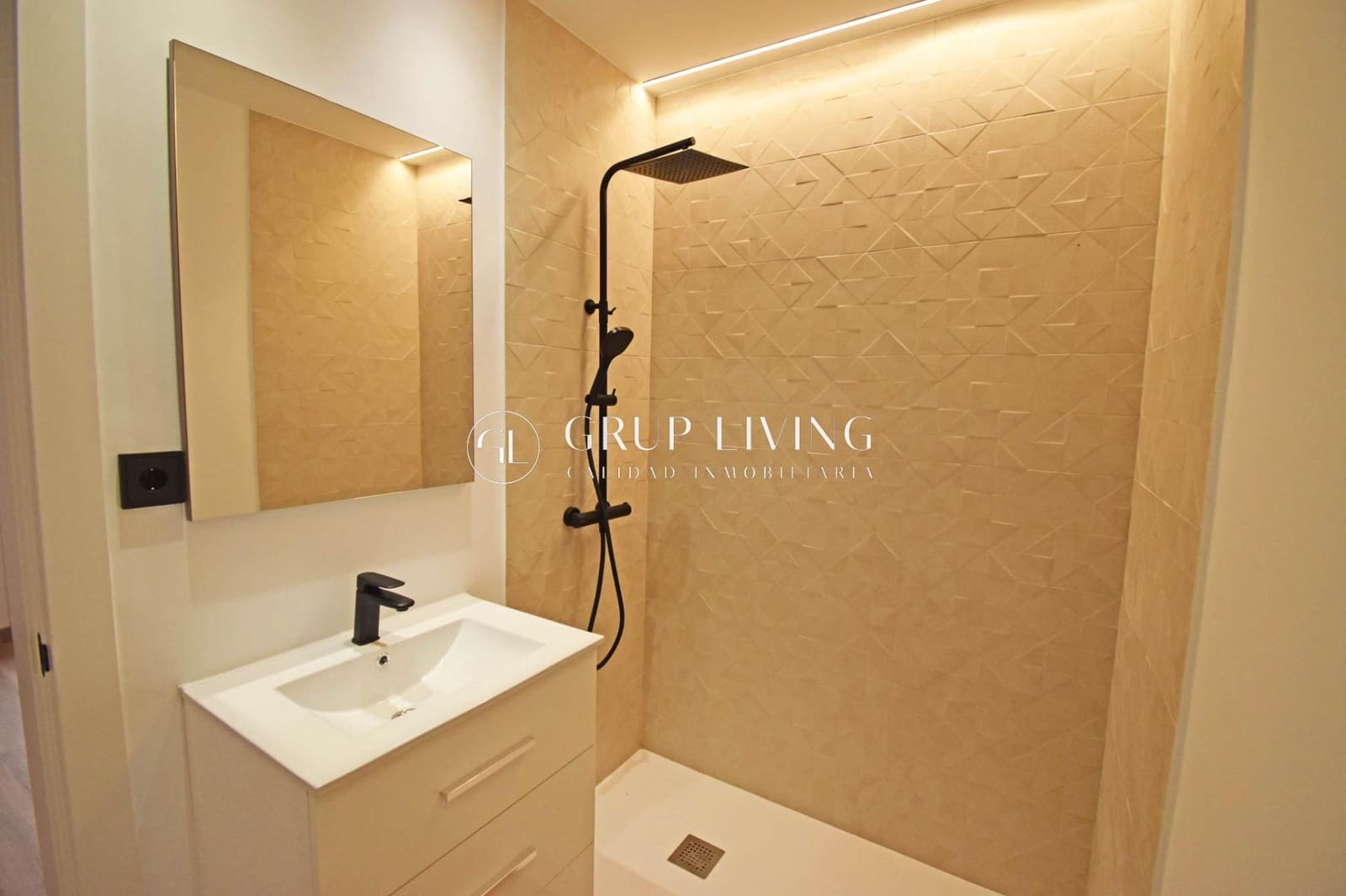 4 soveværelse Lejlighed til leje i Sitges - € 2.126 (Ref: 7689650)