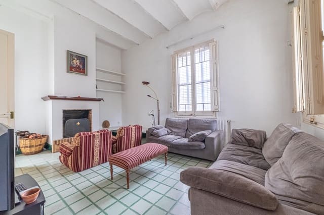 4 bedroom Villa for sale in Caldes de Malavella with pool garage - € 595,000 (Ref: 7789013)