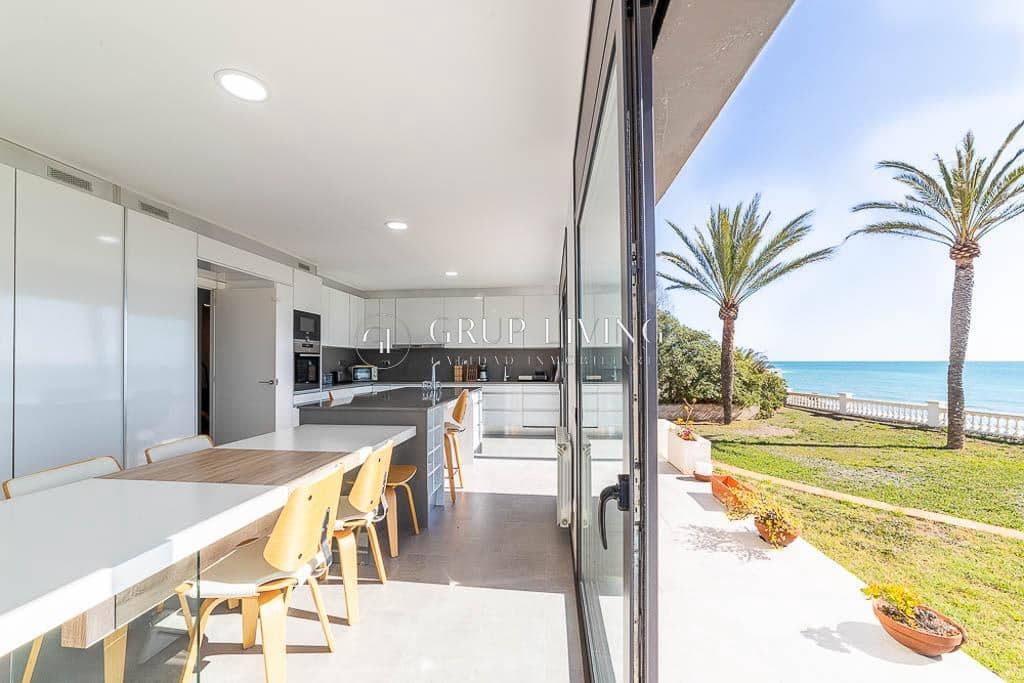 5 soveværelse Villa til leje i Vilanova i la Geltru med garage - € 8.000 (Ref: 8138817)