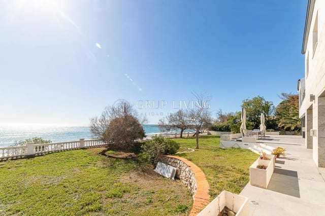 Villa/Maison de 5 chambres à louer à Vilanova i la Geltrú avec garage - 8 000 € (Ref: 8138817)