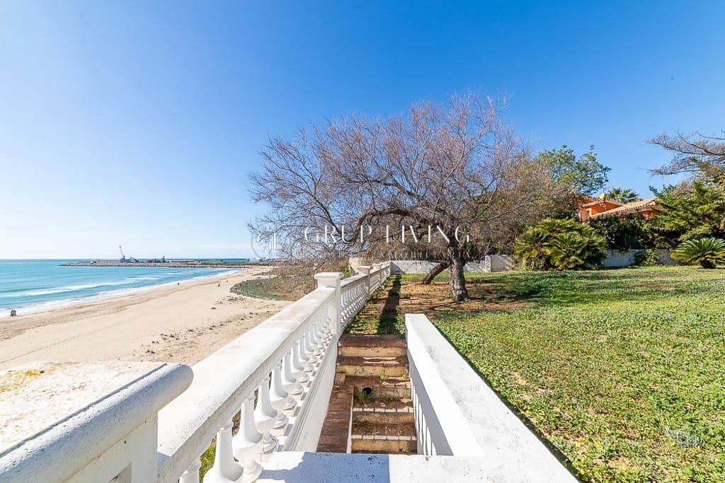 5 soveværelse Villa til leje i Vilanova i la Geltru med garage - € 8.000 (Ref: 8138817)