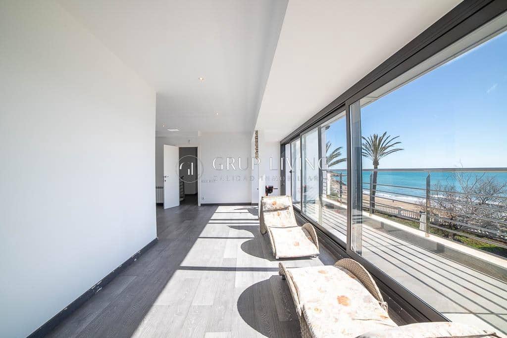 5 soveværelse Villa til leje i Vilanova i la Geltru med garage - € 8.000 (Ref: 8138817)