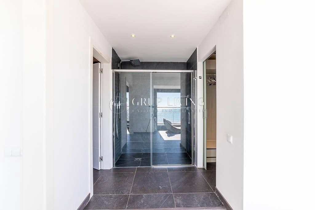 5 soveværelse Villa til leje i Vilanova i la Geltru med garage - € 8.000 (Ref: 8138817)