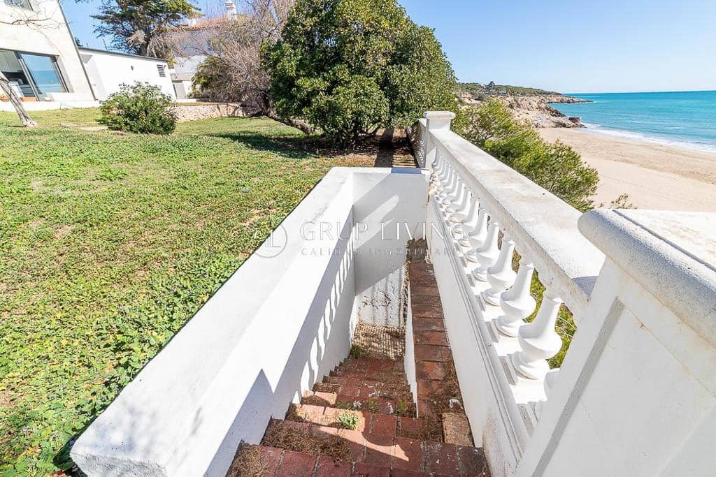 5 soveværelse Villa til leje i Vilanova i la Geltru med garage - € 8.000 (Ref: 8138817)