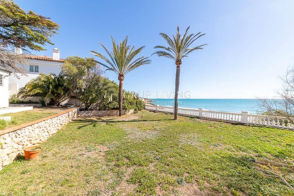 5 soveværelse Villa til leje i Vilanova i la Geltru med garage - € 8.000 (Ref: 8138817)