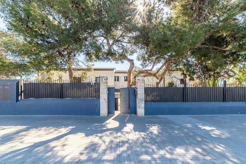 5 soveværelse Villa til leje i Vilanova i la Geltru med garage - € 8.000 (Ref: 8138817)