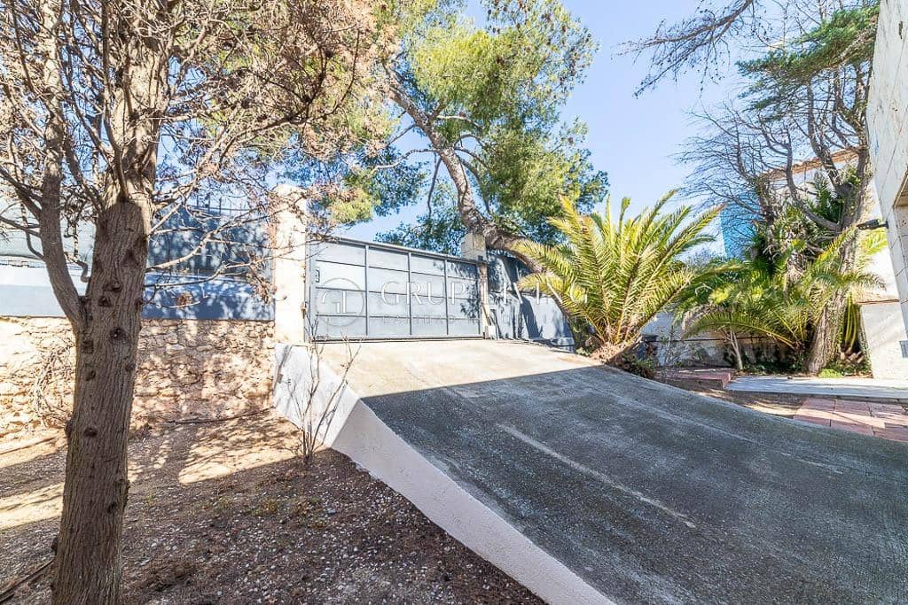 5 soveværelse Villa til leje i Vilanova i la Geltru med garage - € 8.000 (Ref: 8138817)