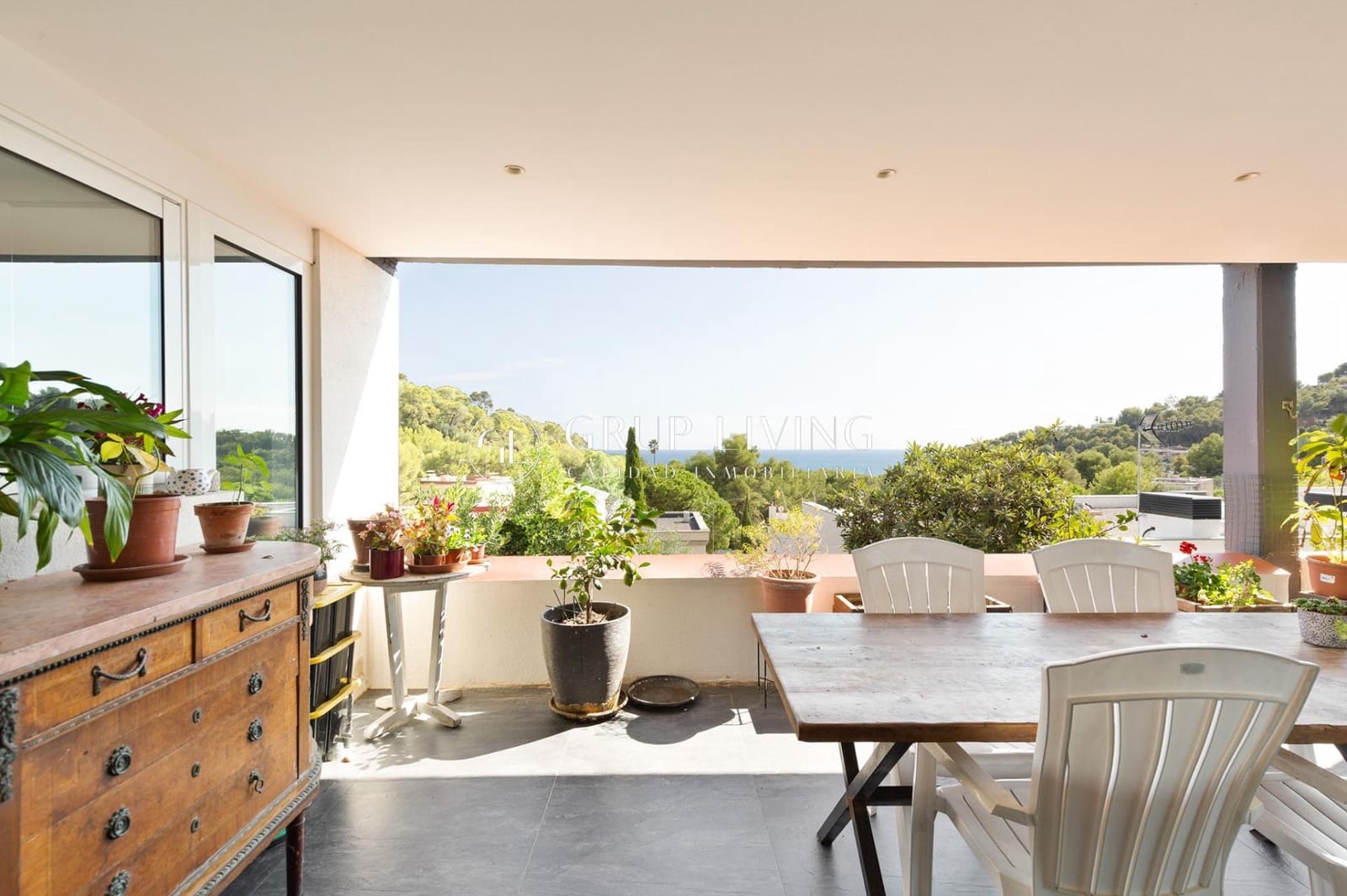 3 soverom Leilighet til leie i Les Botigues de Sitges - € 3 000 (Ref: 8247845)