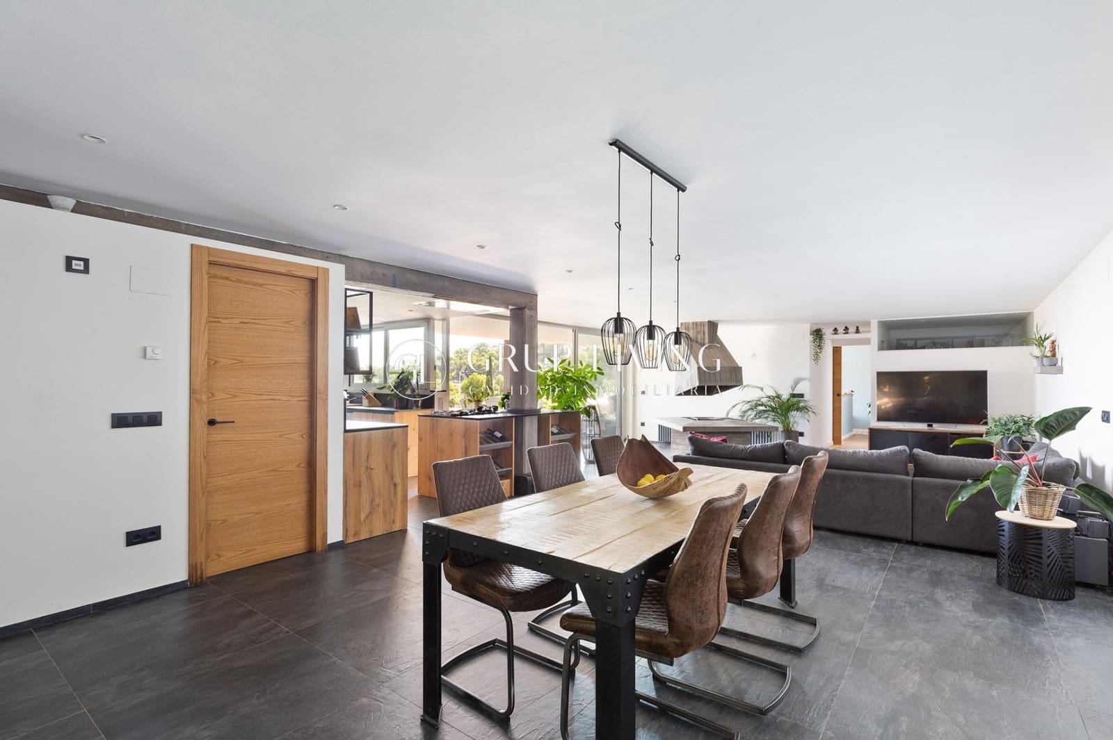 3 soverom Leilighet til leie i Les Botigues de Sitges - € 3 000 (Ref: 8247845)