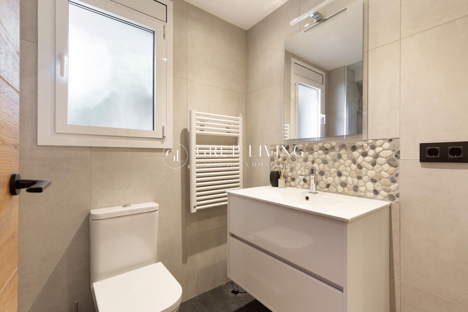 3 soverom Leilighet til leie i Les Botigues de Sitges - € 3 000 (Ref: 8247845)