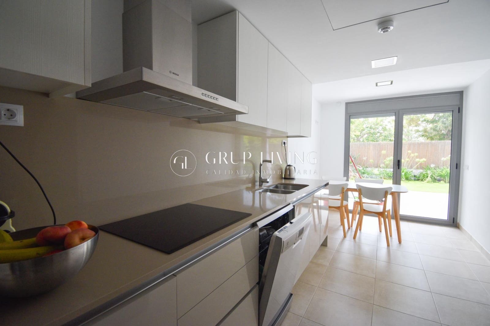 3 bedroom Flat for rent in Sitges with pool garage - € 2,250 (Ref: 8476194)