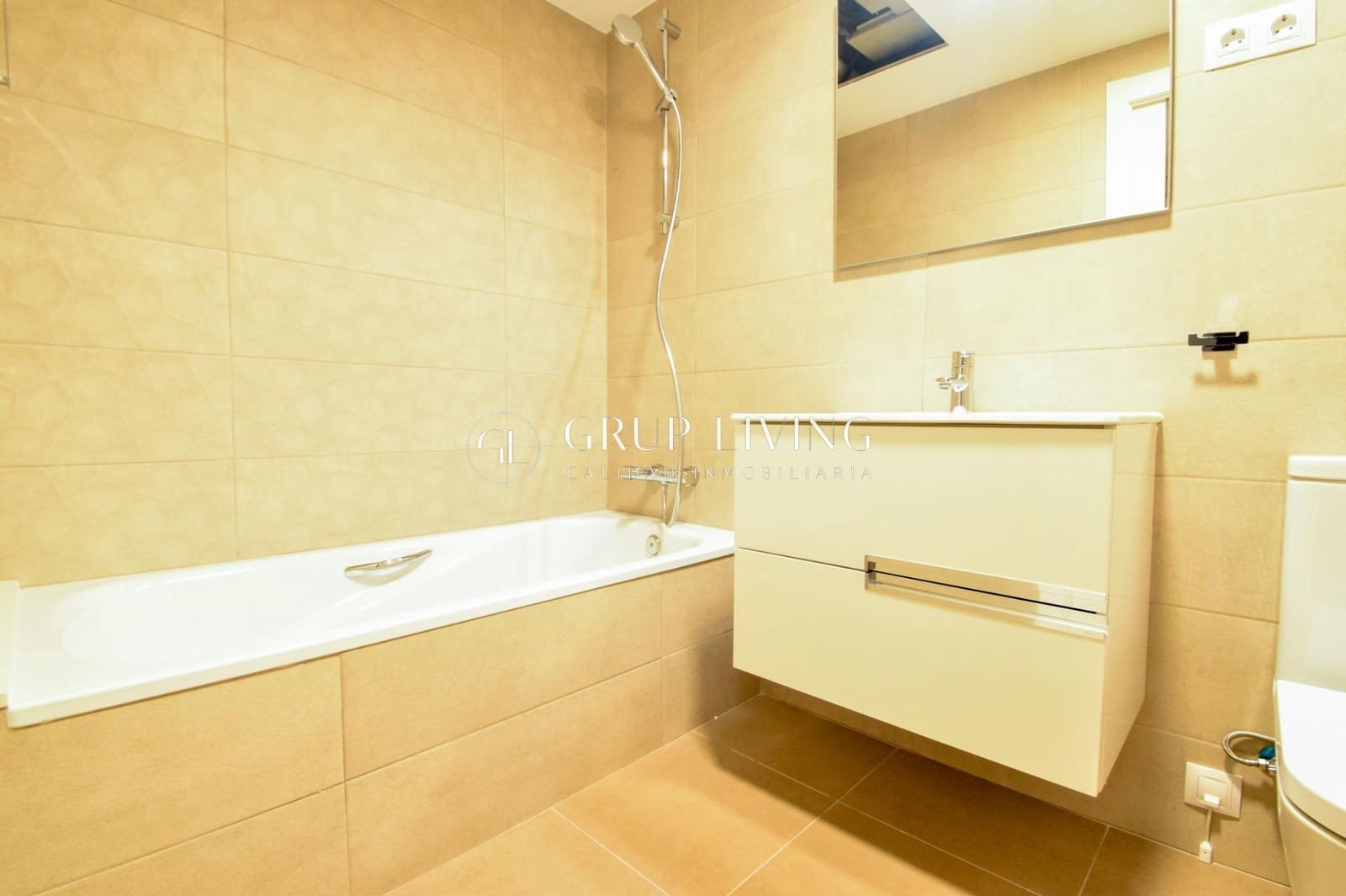 3 bedroom Flat for rent in Sitges with pool garage - € 2,250 (Ref: 8476194)