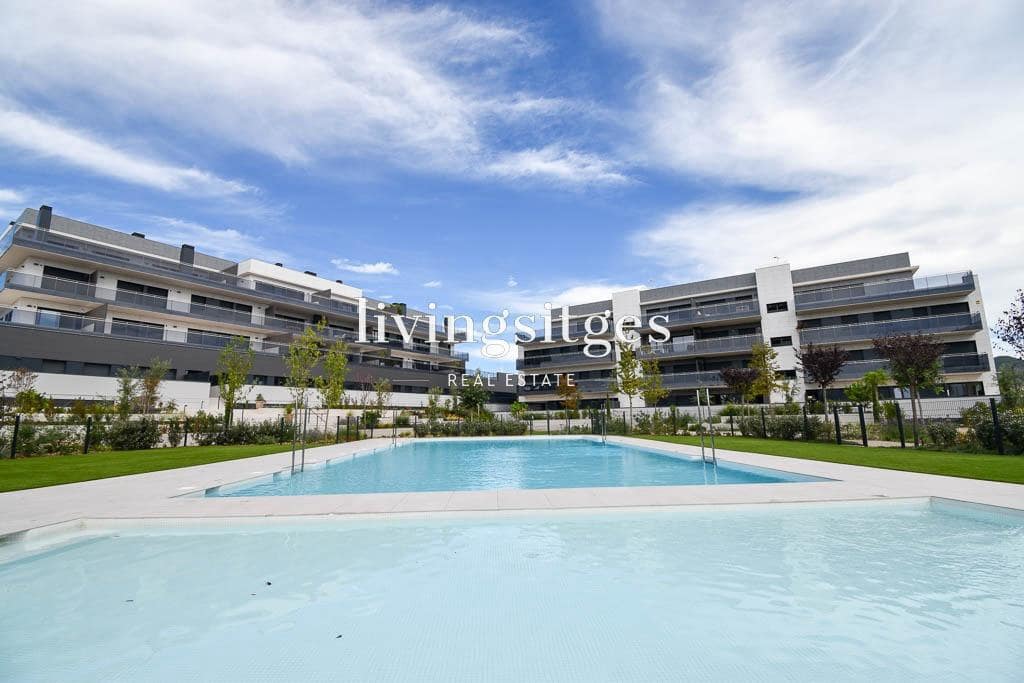3 bedroom Flat for rent in Sitges with pool garage - € 3,500 (Ref: 8549300)