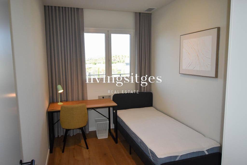 3 bedroom Flat for rent in Sitges with pool garage - € 3,500 (Ref: 8549300)