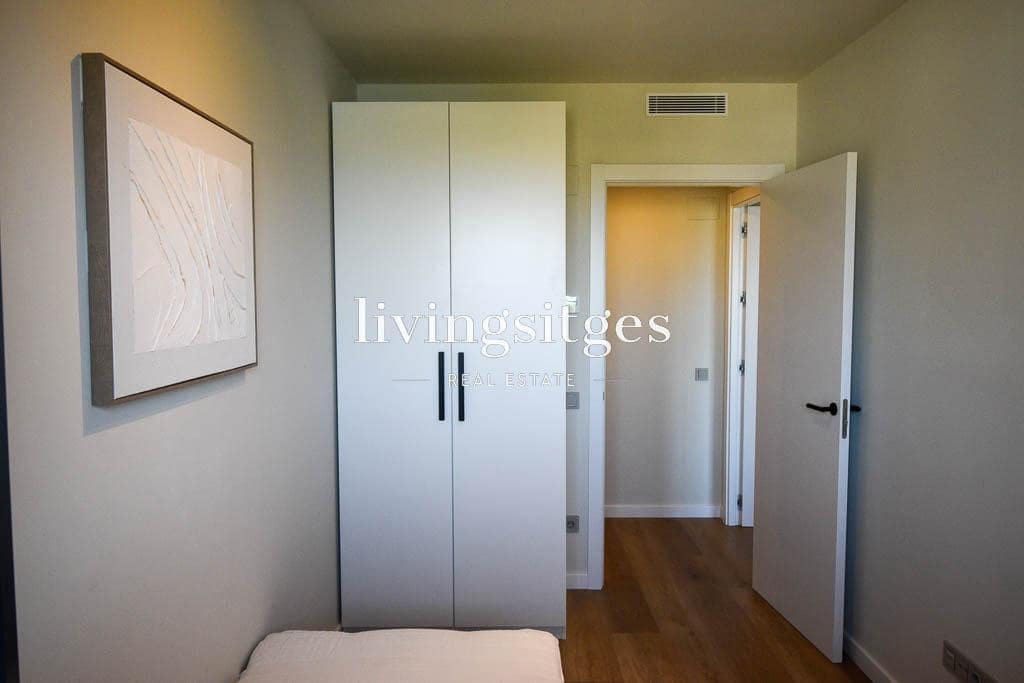 3 bedroom Flat for rent in Sitges with pool garage - € 3,500 (Ref: 8549300)