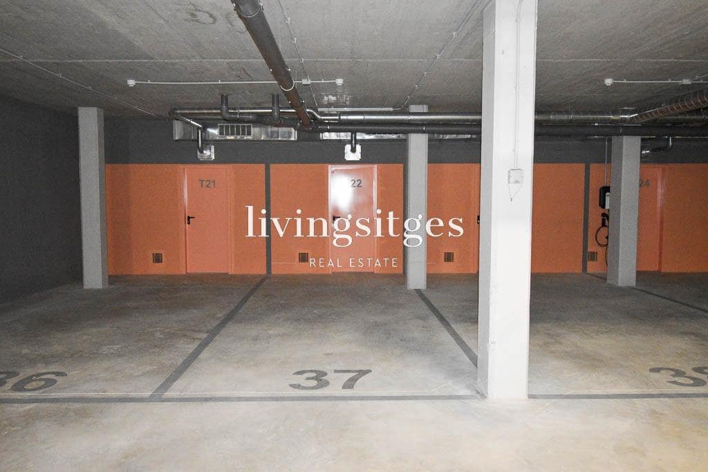 3 bedroom Flat for rent in Sitges with pool garage - € 3,500 (Ref: 8549300)