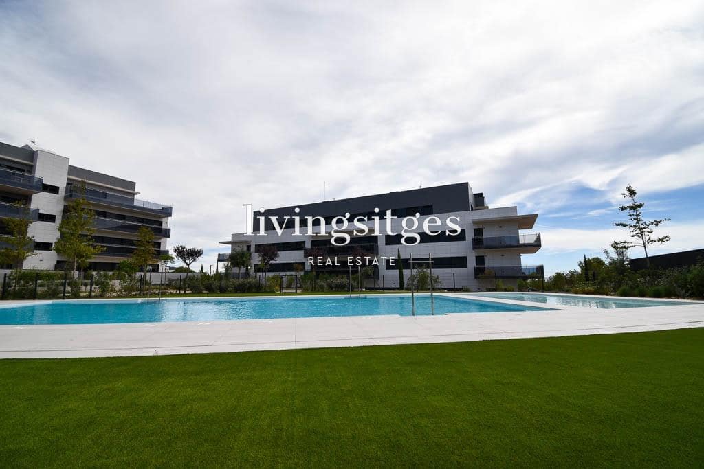 3 bedroom Flat for rent in Sitges with pool garage - € 3,500 (Ref: 8549300)