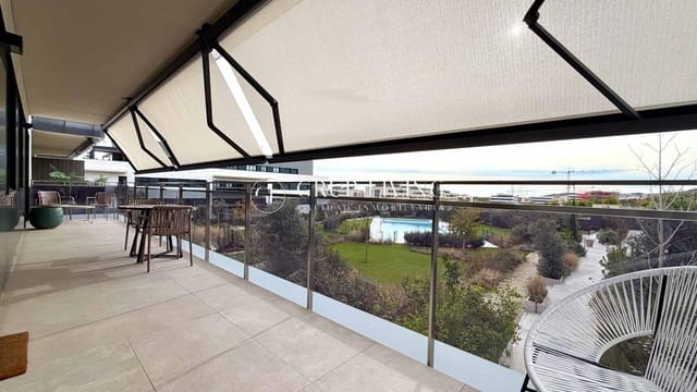 Piso de 3 habitaciones en Sitges en alquiler con piscina garaje - 3.500 € (Ref: 8549300)