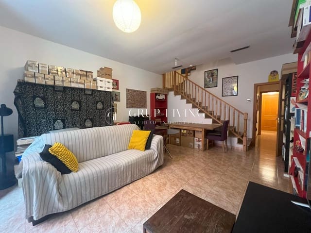 2 bedroom Flat for sale in Vilanova i la Geltrú - € 340,000 (Ref: 8597526)