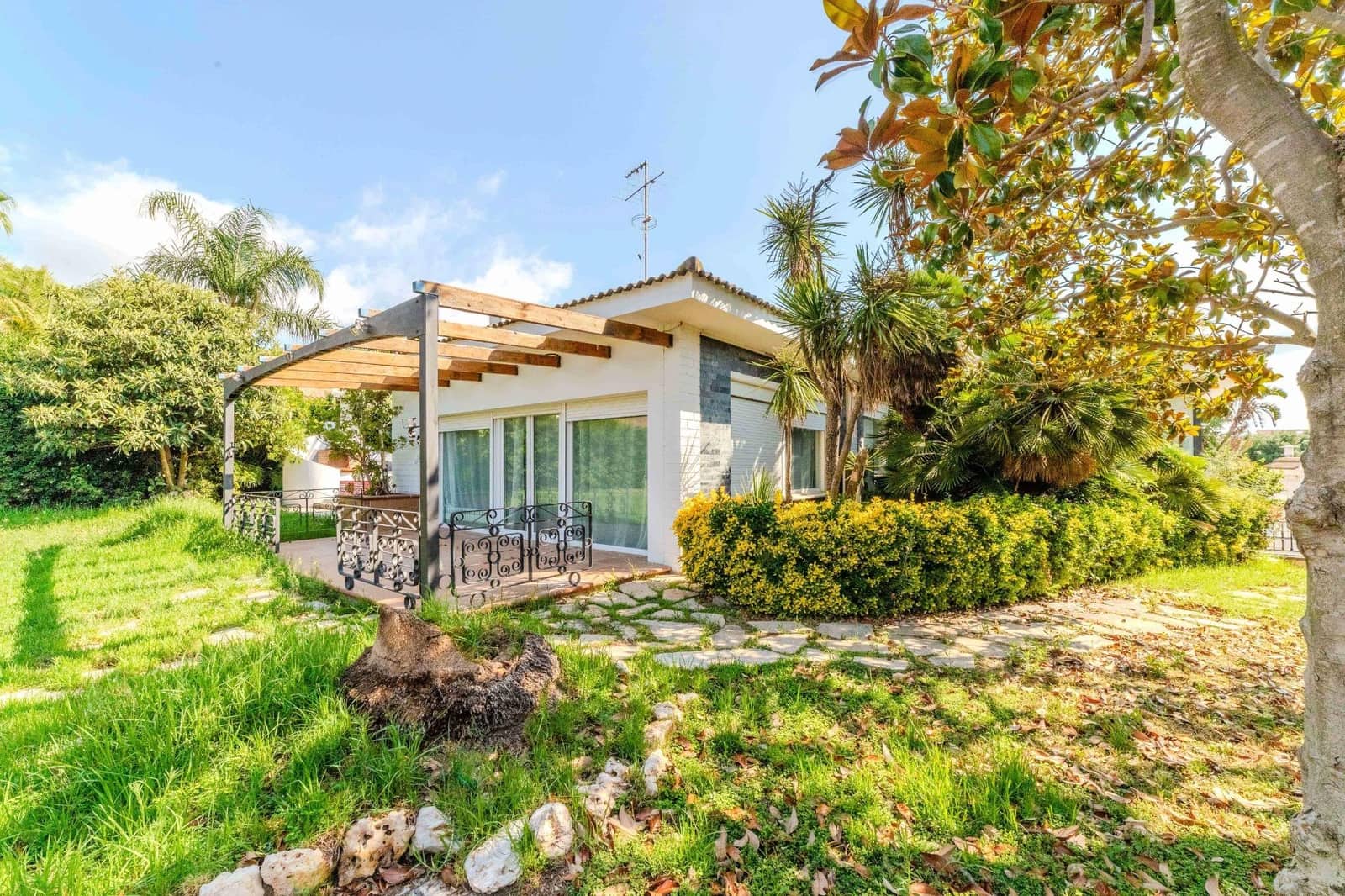 3 soveværelse Villa til salg i Vilafortuny med swimmingpool garage - € 950.000 (Ref: 8652475)