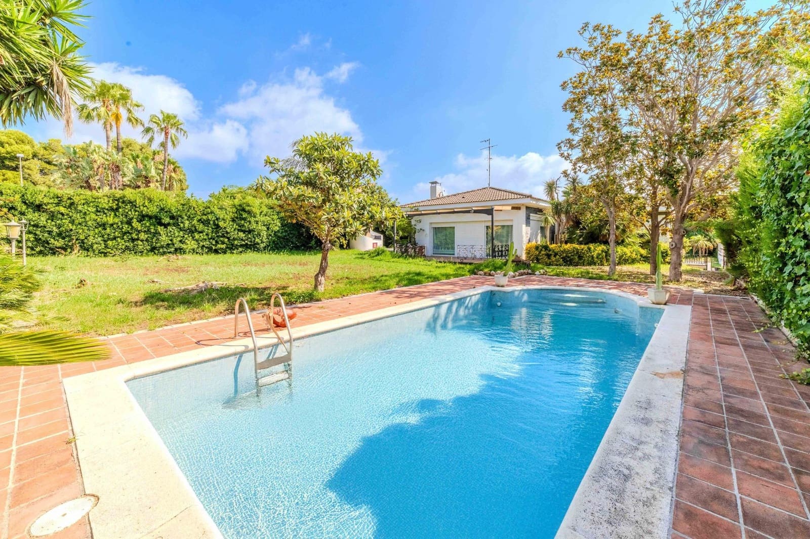 3 soveværelse Villa til salg i Vilafortuny med swimmingpool garage - € 950.000 (Ref: 8652475)