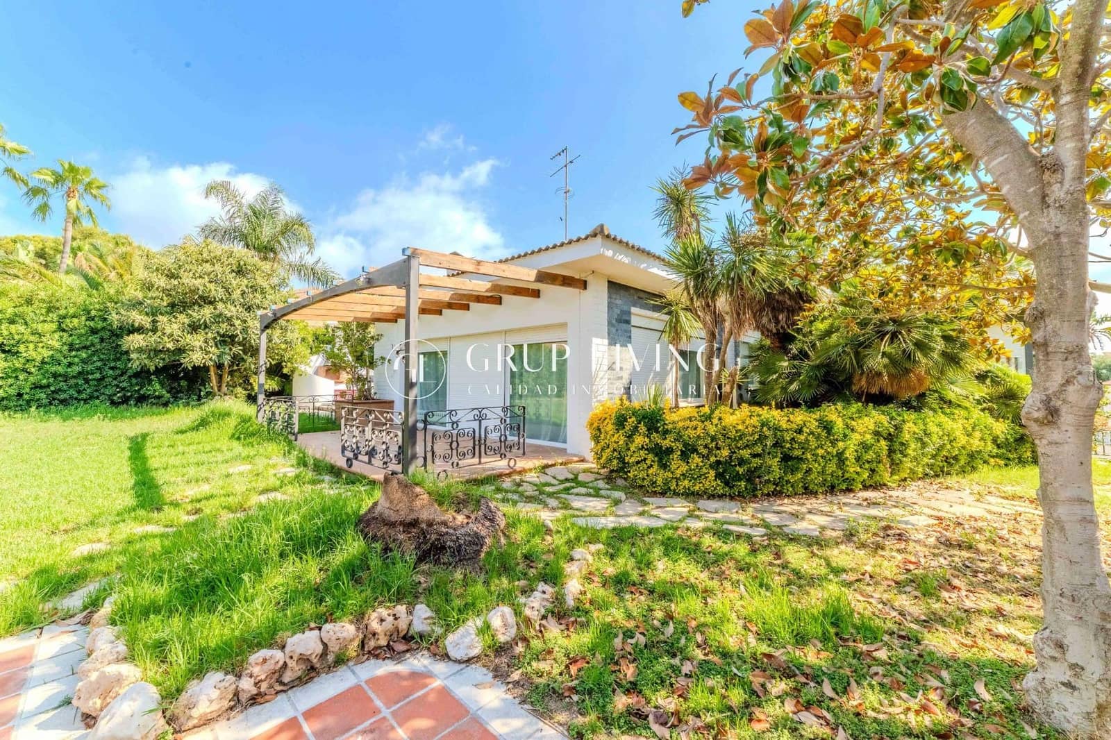 3 soveværelse Villa til salg i Vilafortuny med swimmingpool garage - € 920.000 (Ref: 8652475)