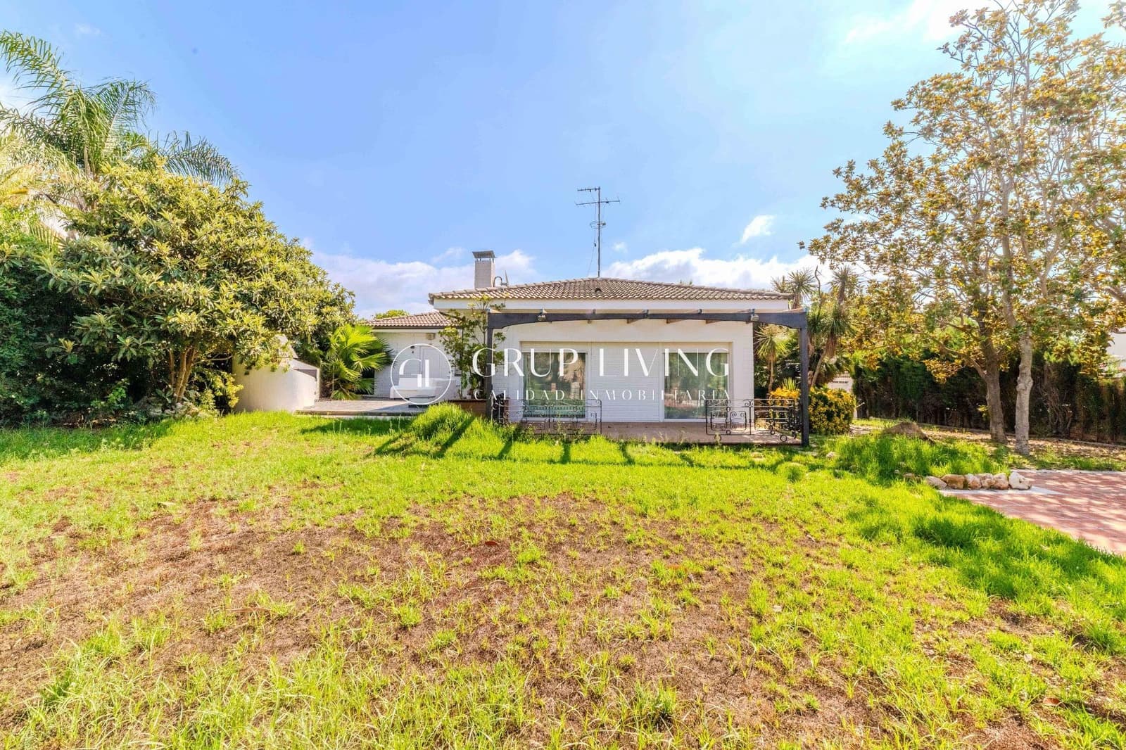 3 soveværelse Villa til salg i Vilafortuny med swimmingpool garage - € 920.000 (Ref: 8652475)