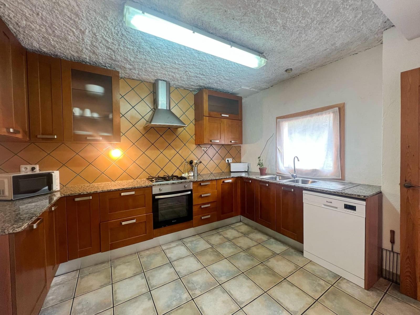 4 slaapkamer Finca/Landhuis te koop in Torrelles de Foix - € 289.500 (Ref: 8865085)