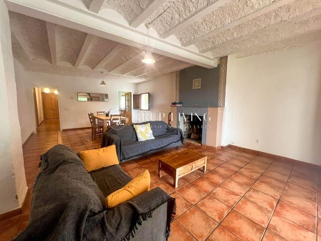 4 makuuhuone Maalaistalo myytävänä paikassa Torrelles de Foix - 289 500 € (Ref: 8865085)