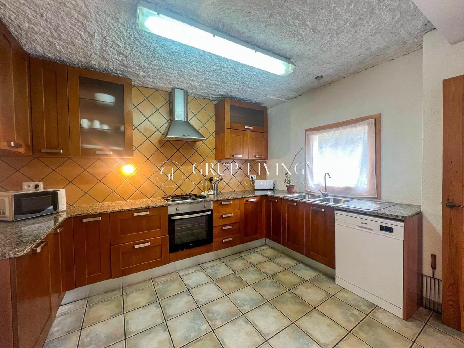 4 makuuhuone Maalaistalo myytävänä paikassa Torrelles de Foix - 289 500 € (Ref: 8865085)