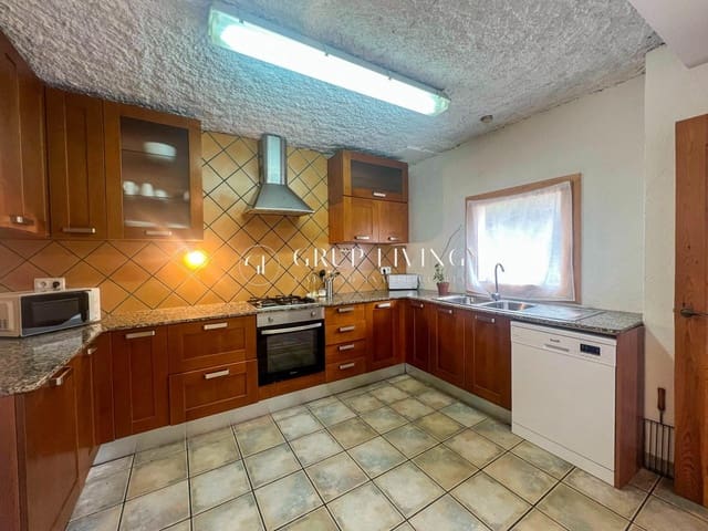 4 makuuhuone Maalaistalo myytävänä paikassa Torrelles de Foix - 289 500 € (Ref: 8865085)