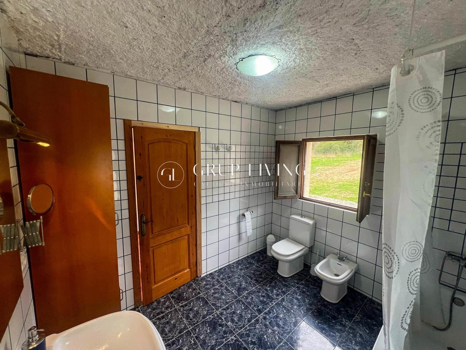 4 makuuhuone Maalaistalo myytävänä paikassa Torrelles de Foix - 289 500 € (Ref: 8865085)