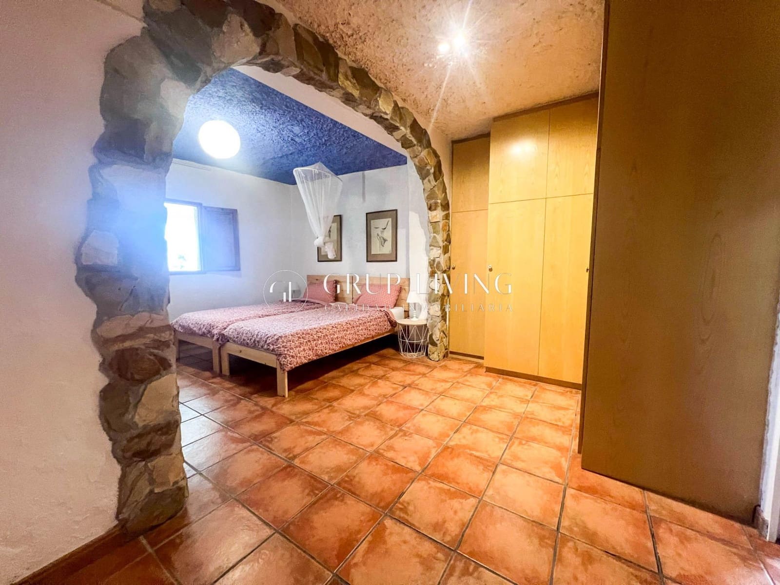 4 makuuhuone Maalaistalo myytävänä paikassa Torrelles de Foix - 289 500 € (Ref: 8865085)