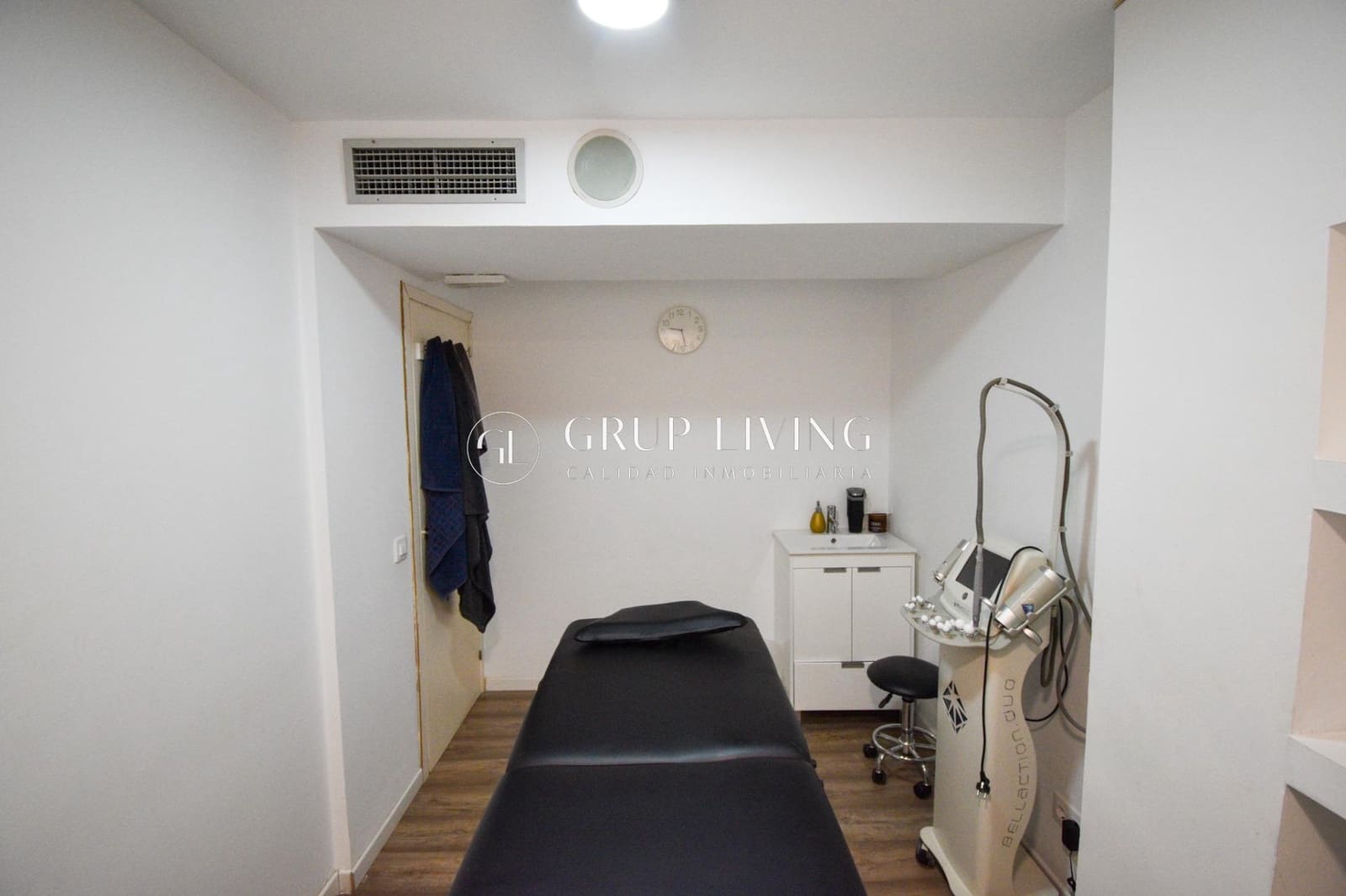 Commercial for rent in Sant Pere de Ribes - € 950 (Ref: 8869905)