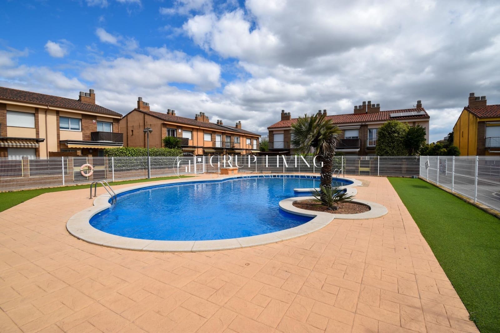 3 bedroom Semi-detached Villa for sale in Vilafortuny with pool garage - € 415,000 (Ref: 8892941)