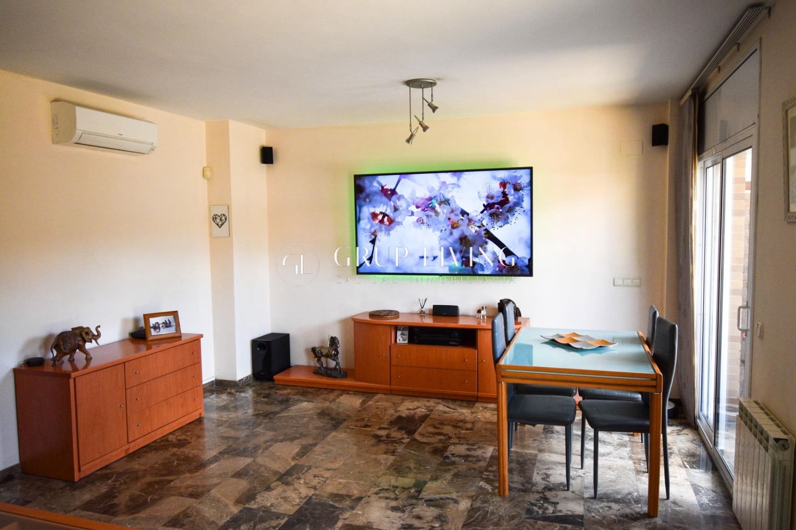 3 bedroom Semi-detached Villa for sale in Vilafortuny with pool garage - € 415,000 (Ref: 8892941)