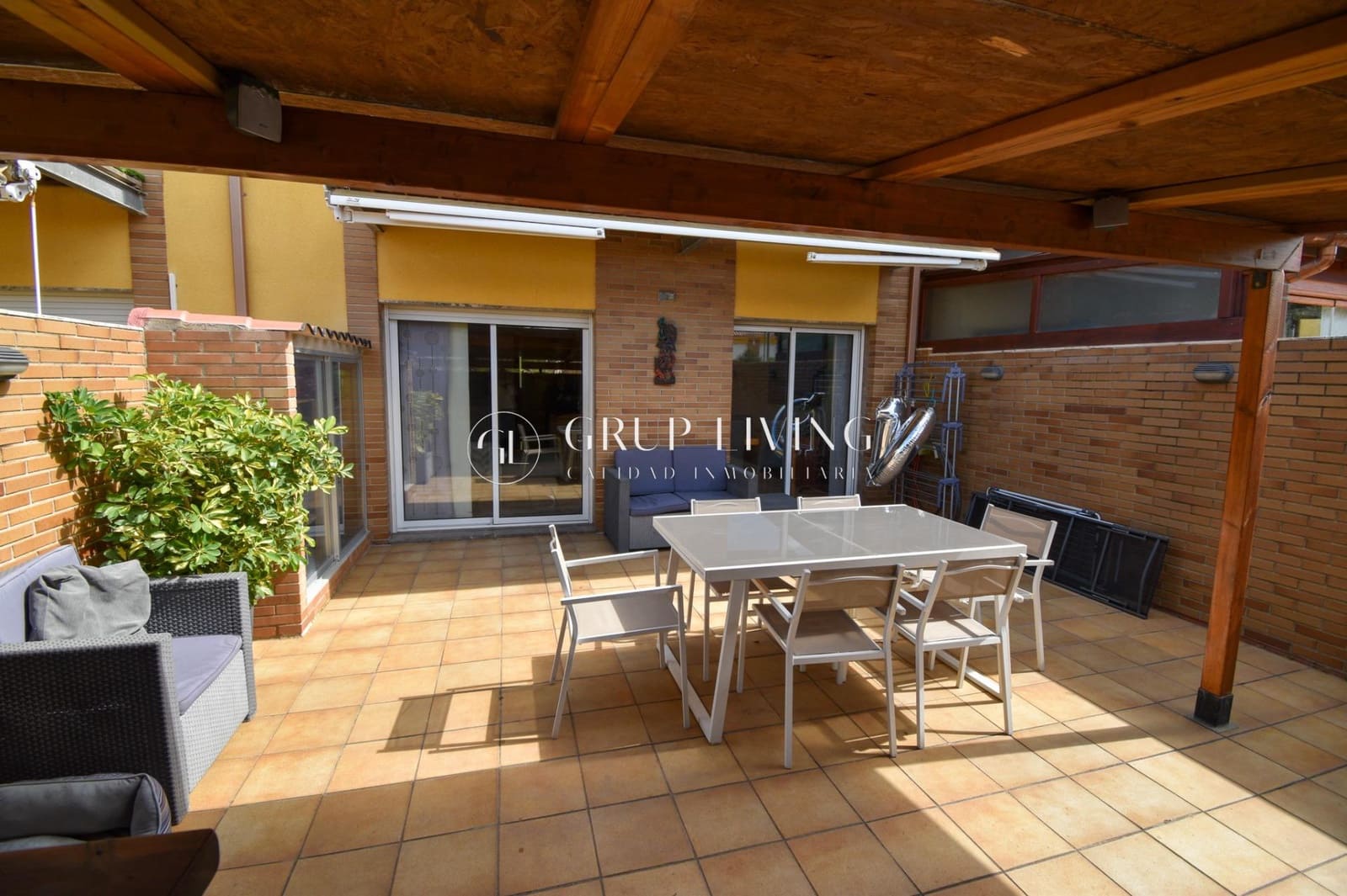 3 bedroom Semi-detached Villa for sale in Vilafortuny with pool garage - € 415,000 (Ref: 8892941)