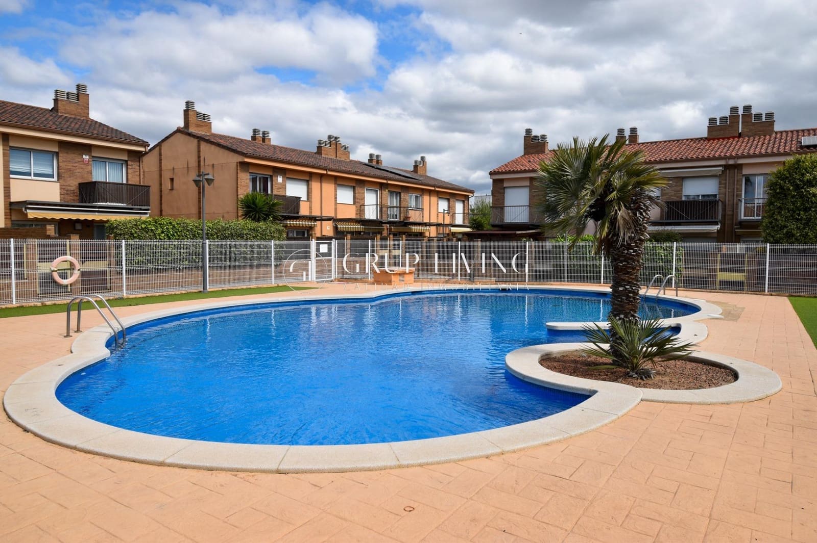 3 bedroom Semi-detached Villa for sale in Vilafortuny with pool garage - € 415,000 (Ref: 8892941)