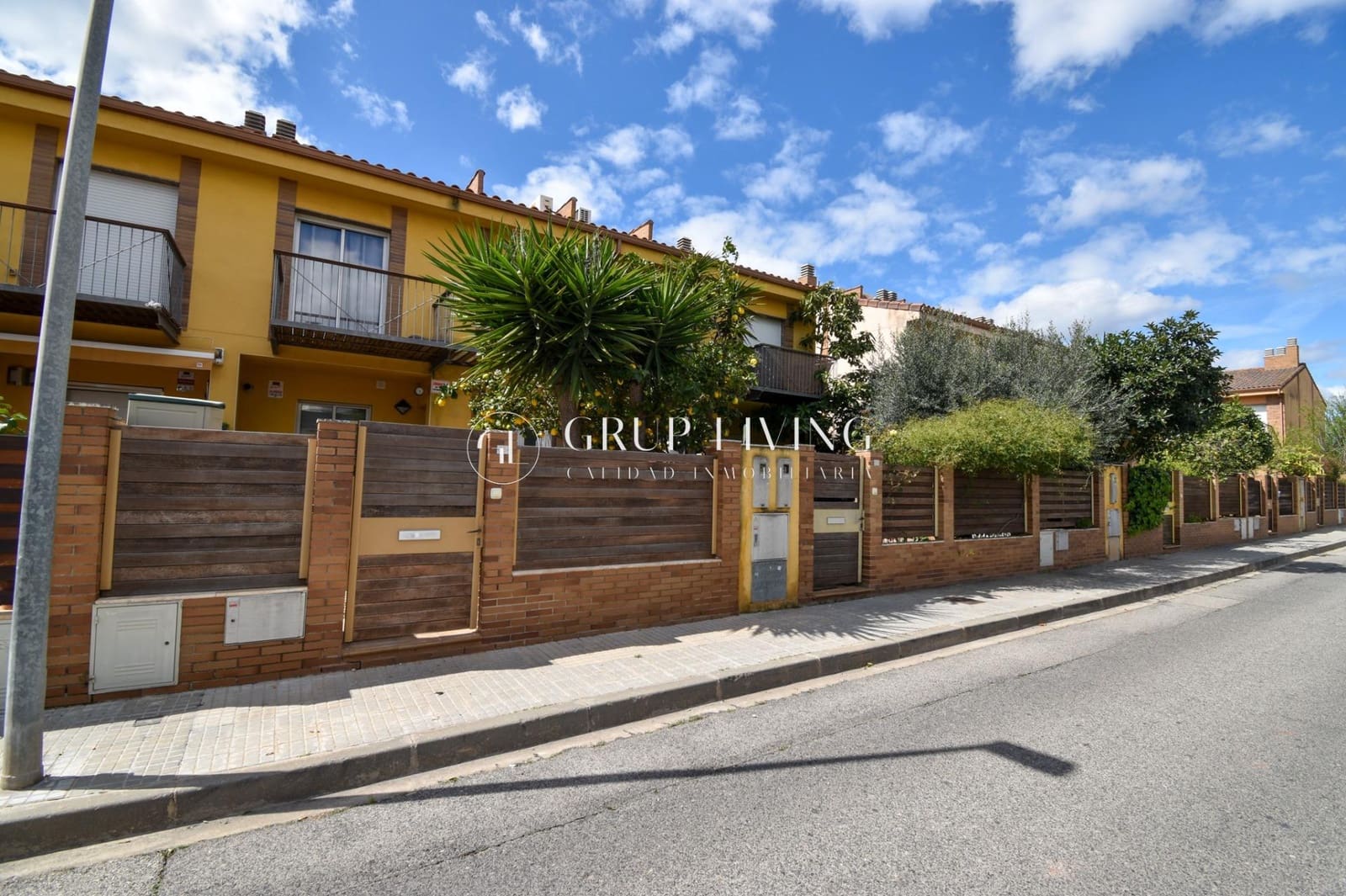 3 bedroom Semi-detached Villa for sale in Vilafortuny with pool garage - € 415,000 (Ref: 8892941)