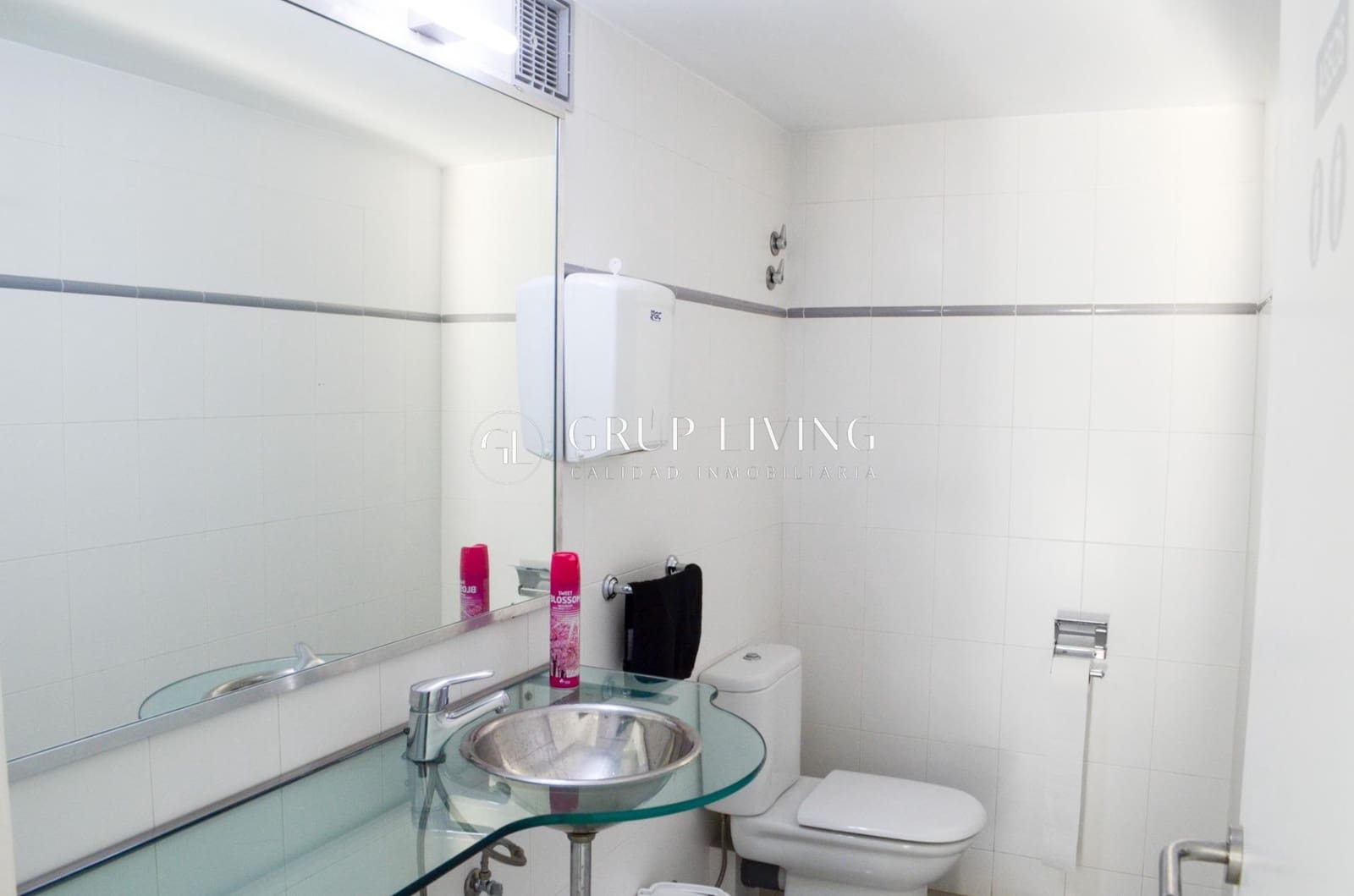 Commercial for rent in Sant Pere de Ribes - € 1,700 (Ref: 8897001)