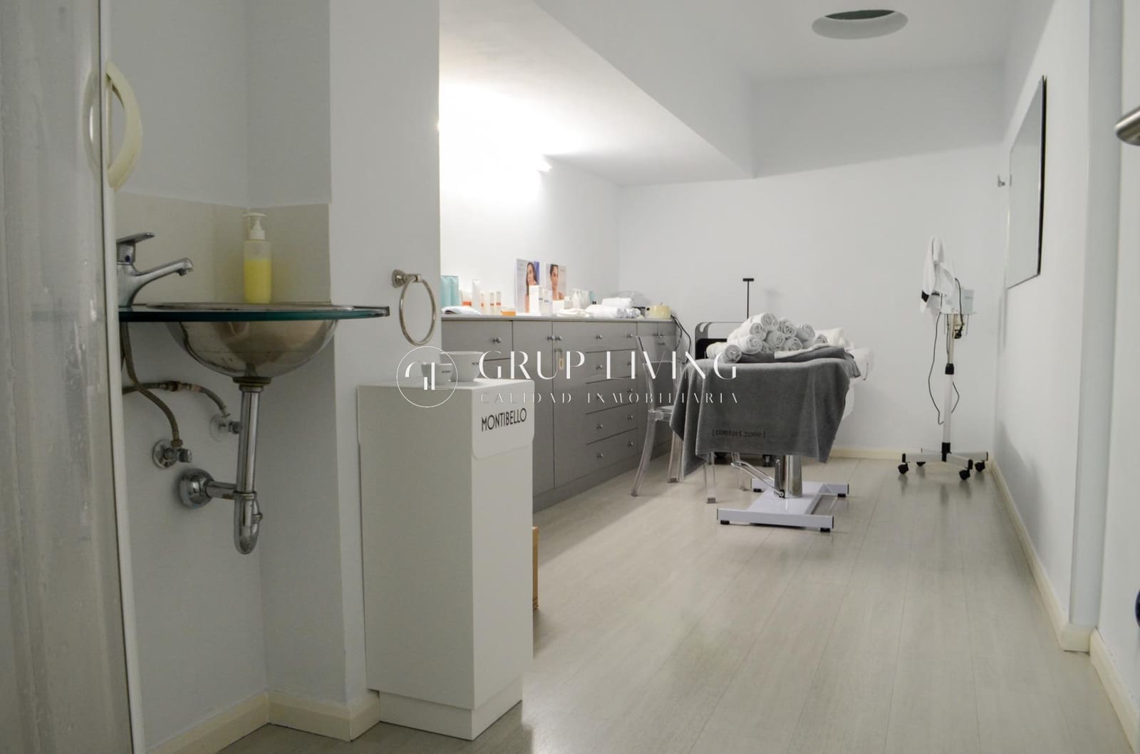 Commercial for rent in Sant Pere de Ribes - € 1,700 (Ref: 8897001)