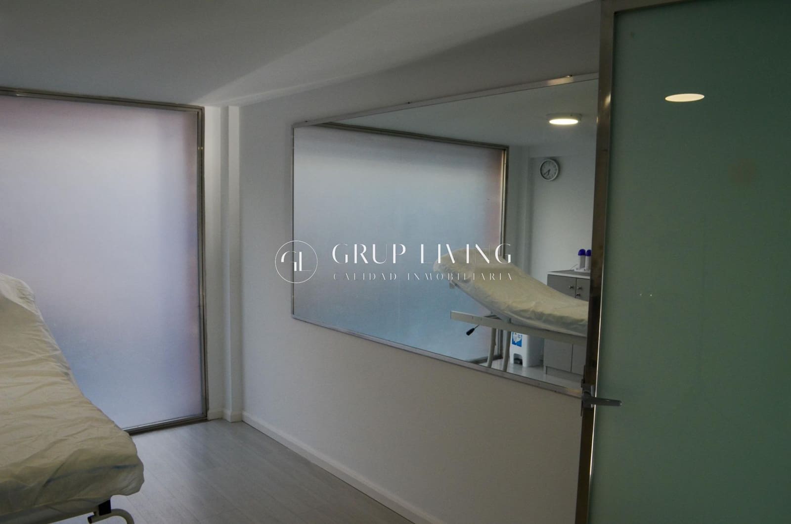 Commercial for rent in Sant Pere de Ribes - € 1,700 (Ref: 8897001)