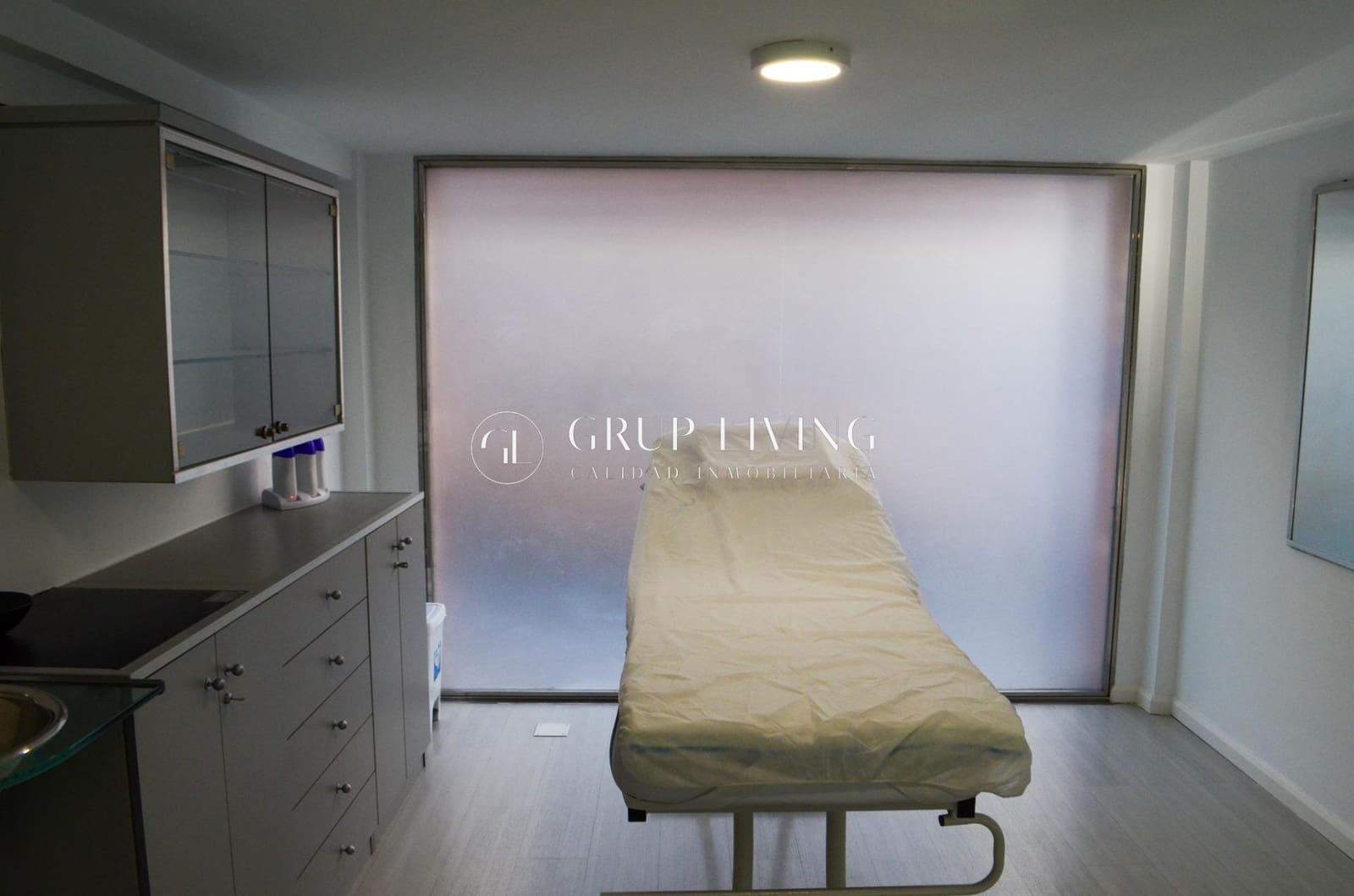 Commercial for rent in Sant Pere de Ribes - € 1,700 (Ref: 8897001)