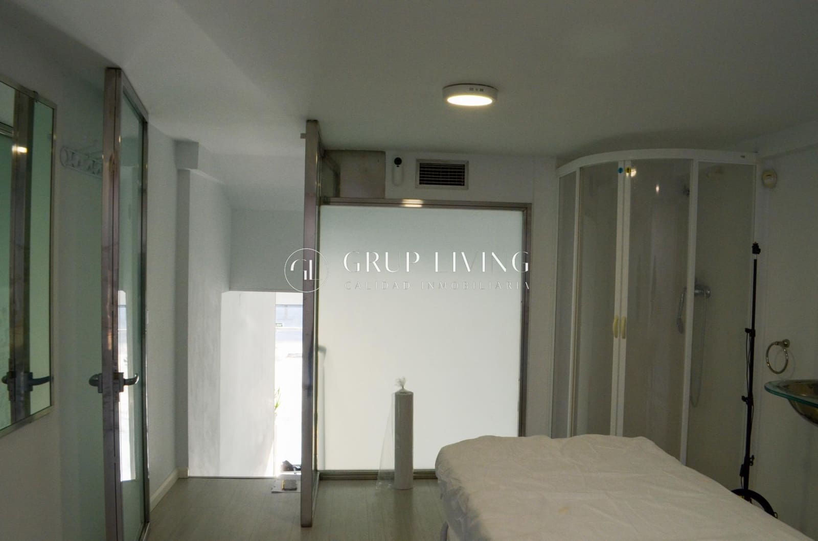 Commercial for rent in Sant Pere de Ribes - € 1,700 (Ref: 8897001)