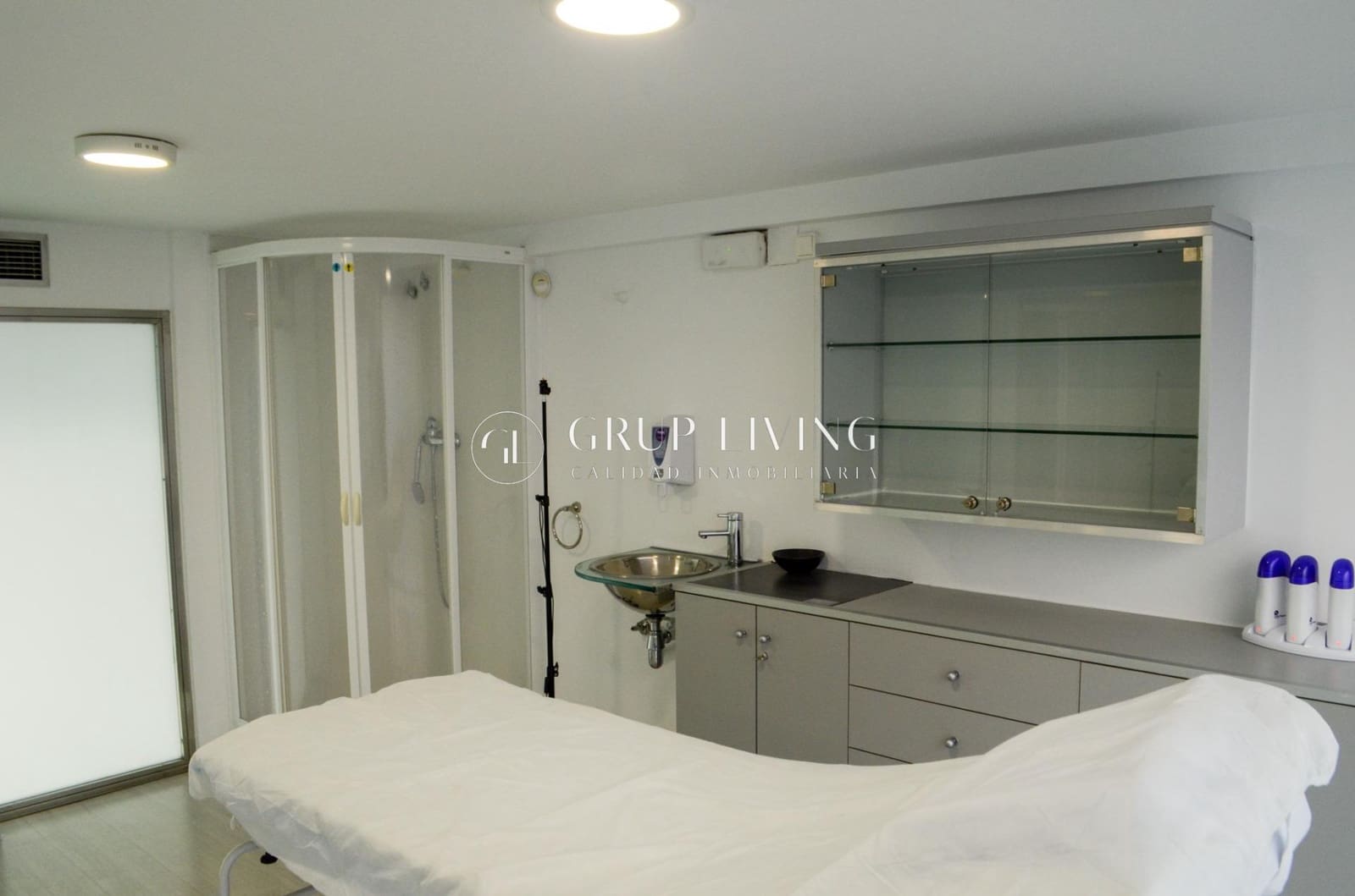 Commercial for rent in Sant Pere de Ribes - € 1,700 (Ref: 8897001)